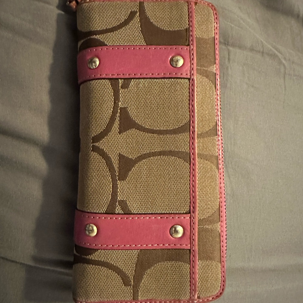 Coach Wallet - Picture 3 of 3